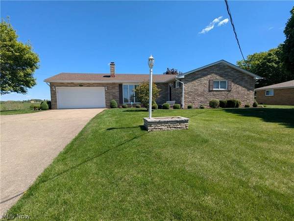 476 Bonnie LN, Adena, OH 43901