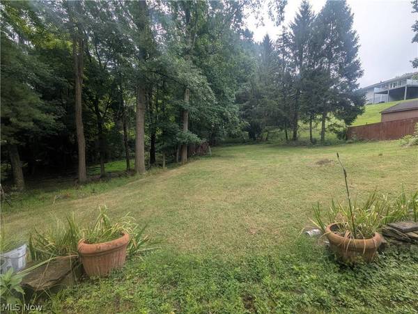 111 Gaywood DR, St Clairsville, OH 43950