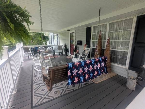 111 Gaywood DR, St Clairsville, OH 43950