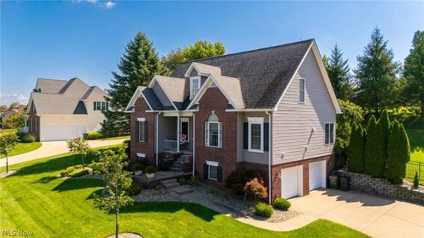 113 Pinecrest DR, St Clairsville, OH 43950