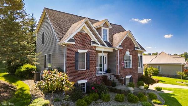 113 Pinecrest DR, St Clairsville, OH 43950