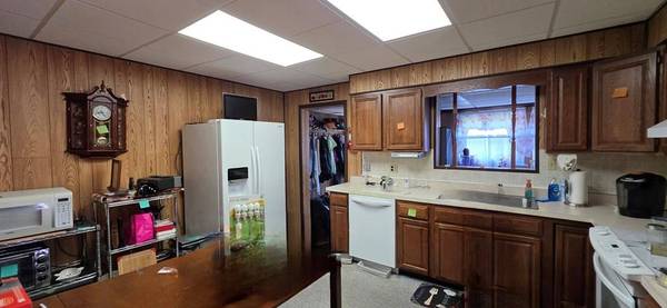 18 Elm Avenue, Moundsville, WV 26041