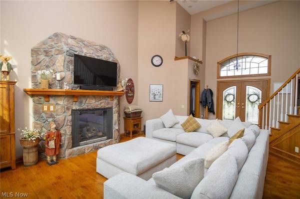 44290 Denise LN, St Clairsville, OH 43950