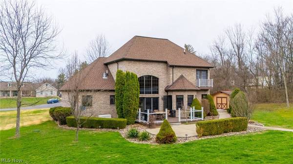 44290 Denise LN, St Clairsville, OH 43950