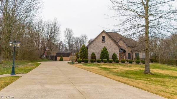 44290 Denise LN, St Clairsville, OH 43950