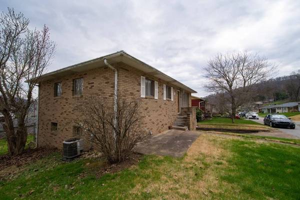 111 Fernwood Ave., Wheeling, WV 26003