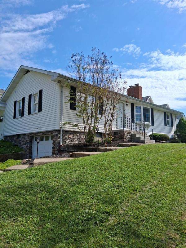 212 Josephine Dr. 112, Morgantown, WV 26508