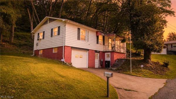 820 Mariann DR, Martins Ferry, OH 43935