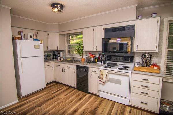 820 Mariann DR, Martins Ferry, OH 43935
