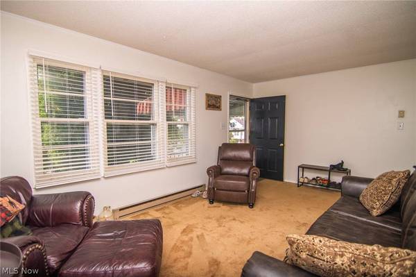 820 Mariann DR, Martins Ferry, OH 43935