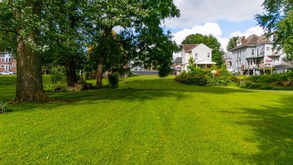110 N Front Street, Wheeling, WV 26003