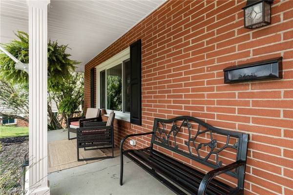 136 Crisswill RD, St Clairsville, OH 43950