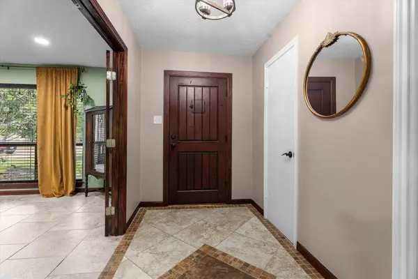 8107 Coolshire LN, Houston, TX 77070