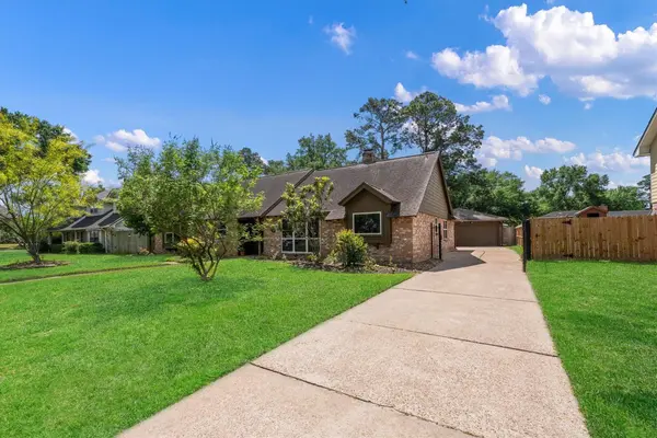8107 Coolshire LN, Houston, TX 77070