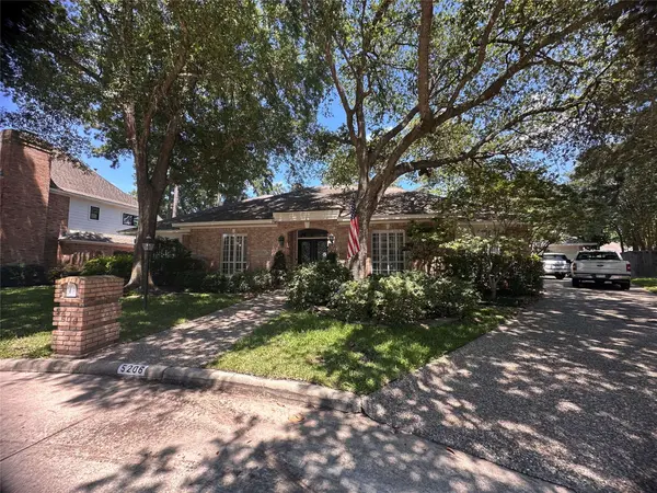 5206 Court Of York, Houston, TX 77069