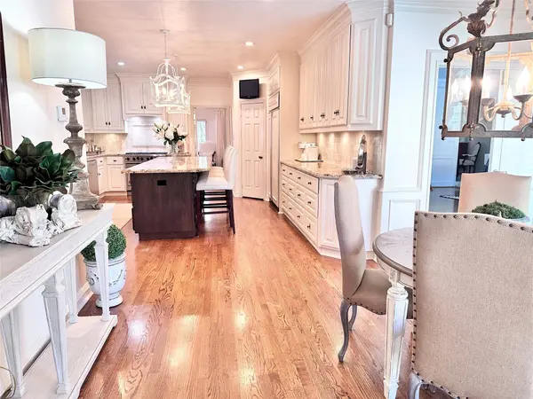 5206 Court Of York, Houston, TX 77069
