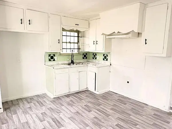 335 Delaware ST, Houston, TX 77029