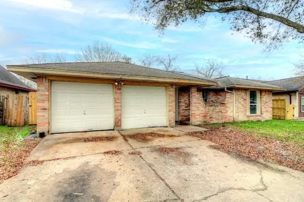 7206 Yellow Pine DR, Houston, TX 77040
