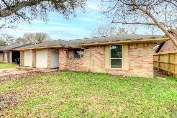 7206 Yellow Pine DR, Houston, TX 77040