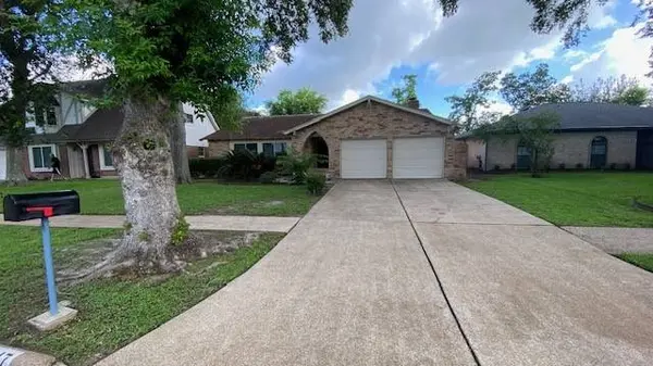 16447 Brookford DR, Houston, TX 77059