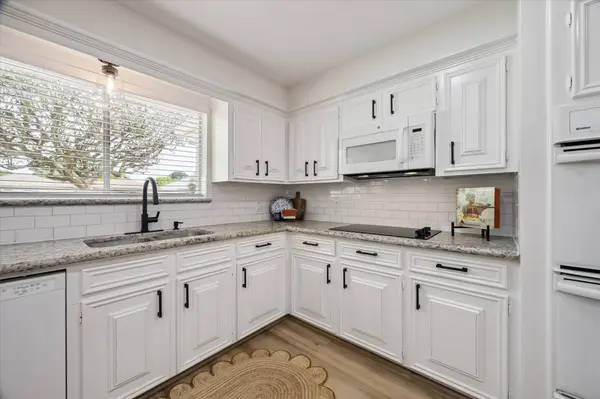 16023 Cavendish DR, Houston, TX 77059