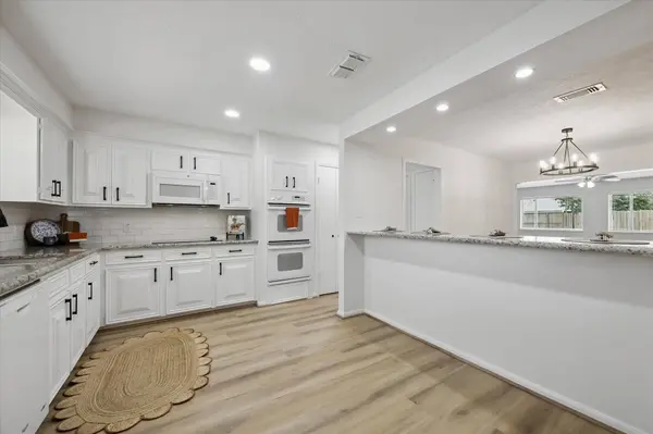 16023 Cavendish DR, Houston, TX 77059
