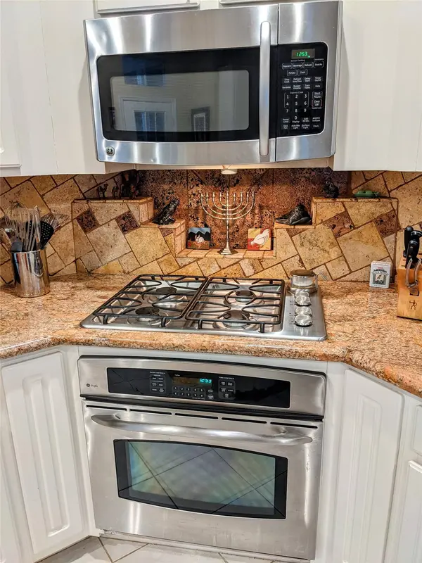 10114 Crescent Bluff LN, Houston, TX 77070