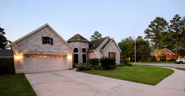 10114 Crescent Bluff LN, Houston, TX 77070