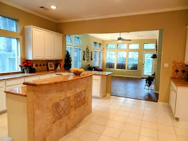10114 Crescent Bluff LN, Houston, TX 77070