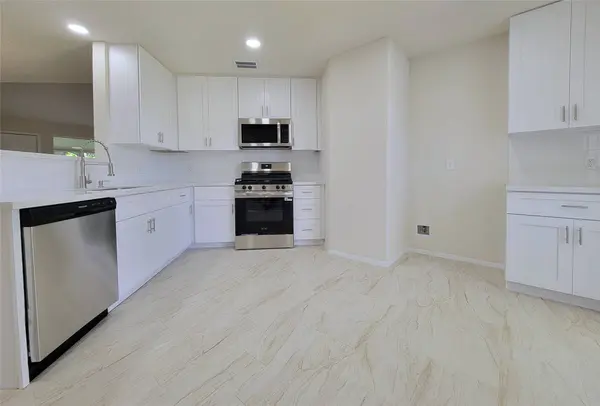 14122 Country Manor DR, Sugar Land, TX 77498