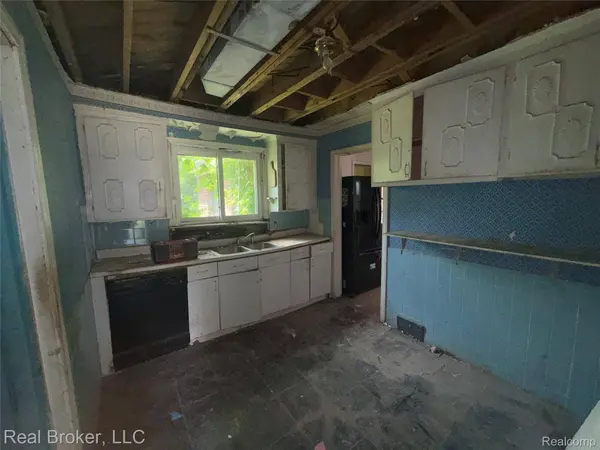 18453 Stansbury ST, Detroit, MI 48235