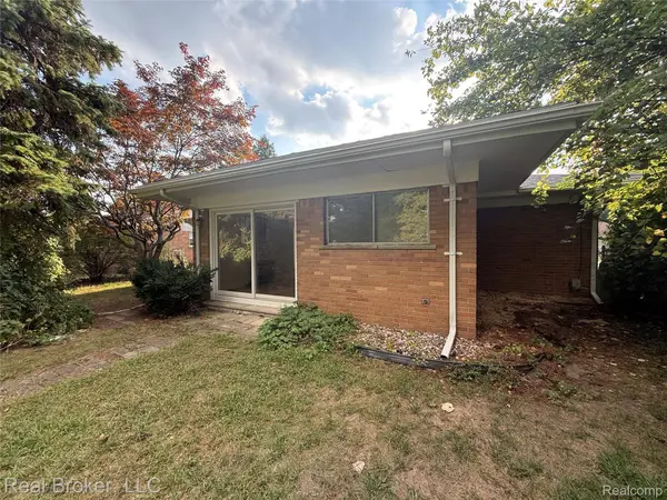 21920 Fern ST, Oak Park, MI 48237