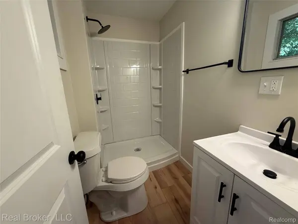 21920 Fern ST, Oak Park, MI 48237