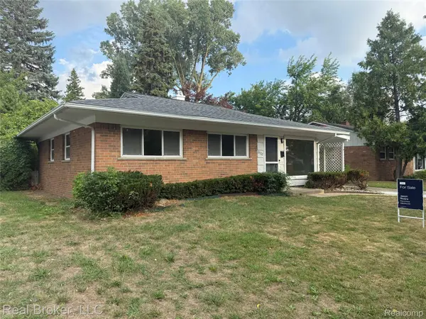 21920 Fern ST, Oak Park, MI 48237