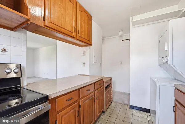 2011 37TH ST SE #202, Washington, DC 20020