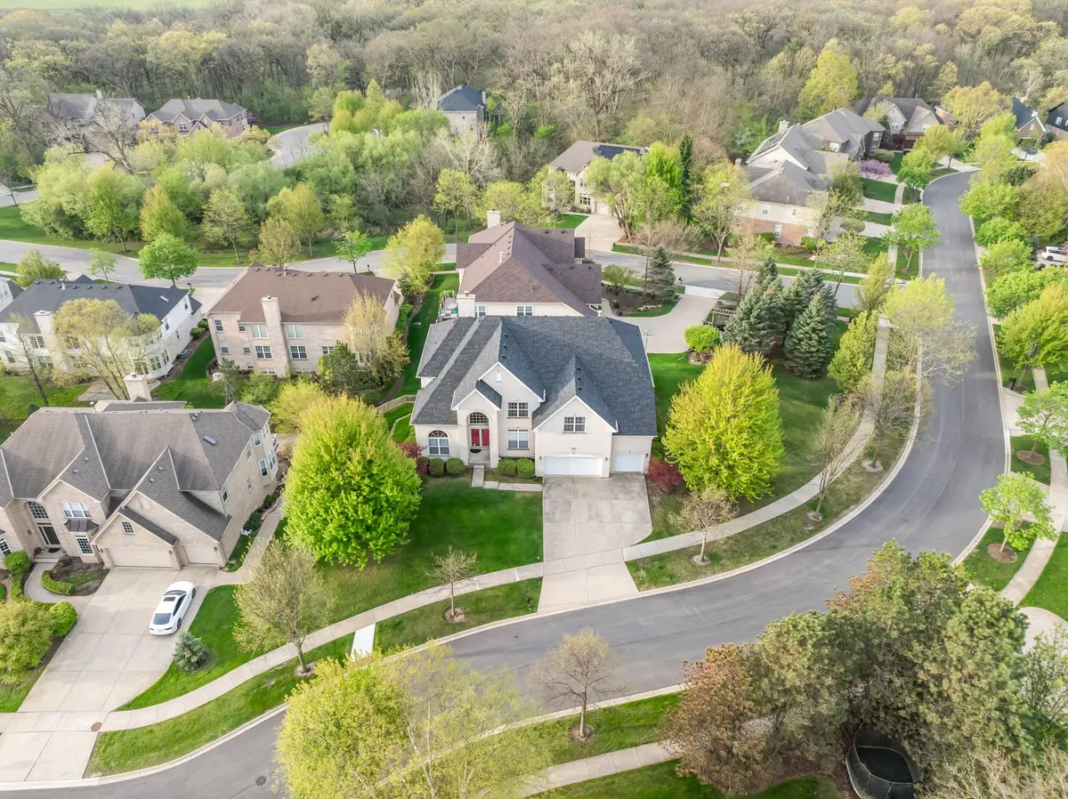 523 W Ruhl Rd, Palatine, IL 60074-1045
