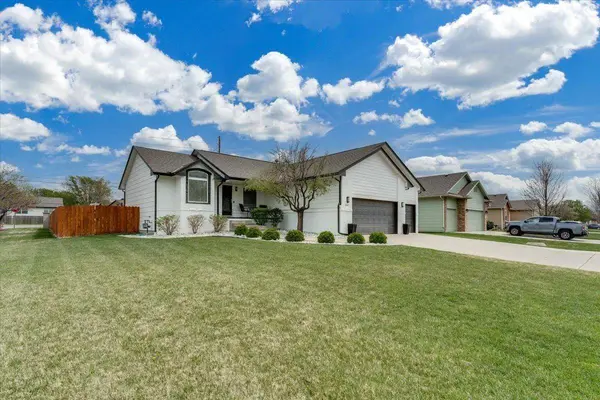 4242 N Dellrose St, Wichita, KS 67220