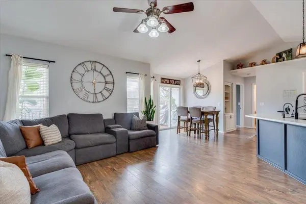 4242 N Dellrose St, Wichita, KS 67220