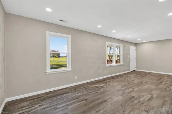 913 Long Ridge RD, Chesapeake, VA 23322