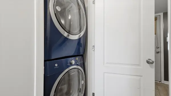 6839 Warfield St, Glen Burnie, MD 21060