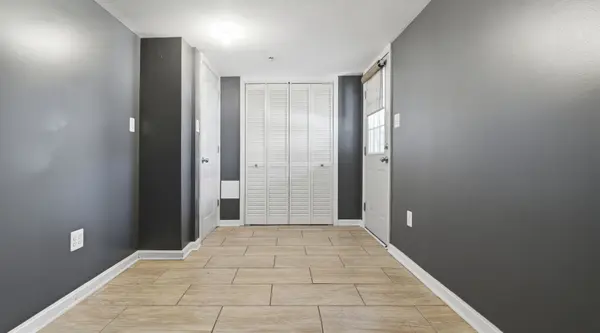 6839 Warfield St, Glen Burnie, MD 21060