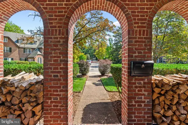 400 BRETTON PL, Baltimore, MD 21218