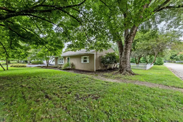 319 W South Street, Worthington, OH 43085