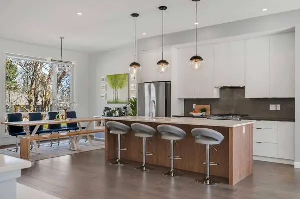 947 31 AVE NW, Calgary, AB T2K0A6