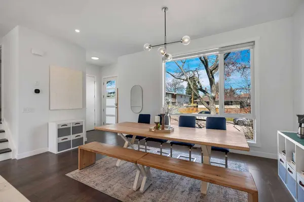 947 31 AVE NW, Calgary, AB T2K0A6