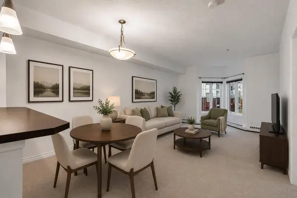 30 Royal Oak PLZ NW #223, Calgary, AB T3G 0C1
