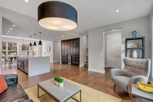 71 Victoria Cross BLVD SW, Calgary, AB T3E 7W3
