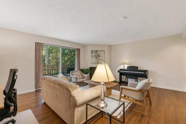 3131 63 AVE SW #205, Calgary, AB T3E 6N4
