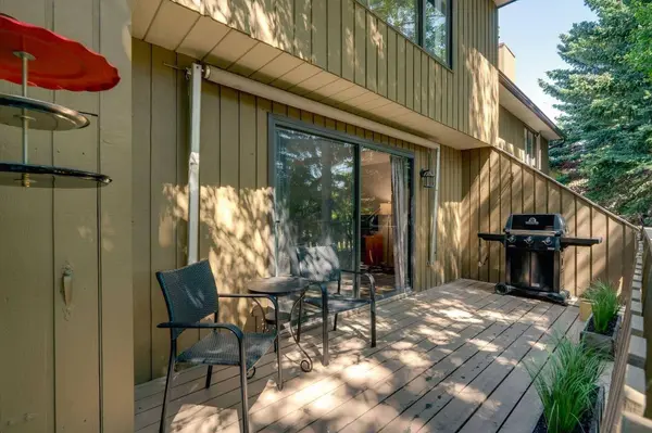 3131 63 AVE SW #205, Calgary, AB T3E 6N4