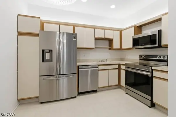 5301 Richmond Rd #301, West Milford Twp., NJ 07480